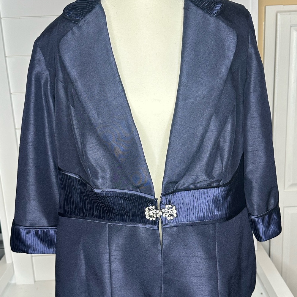 Elegant Navy Blue Women's Blazer